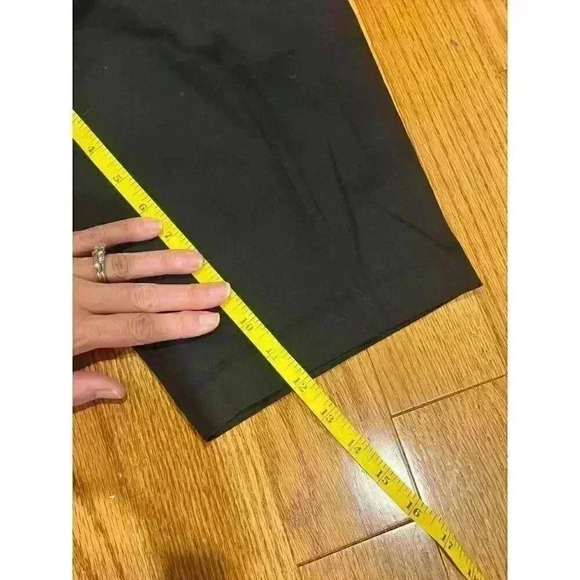 NWT Laundry By Shelli Segal LA Women's Black Bermuda Shorts Size 4 Modest - Picture 2 of 6